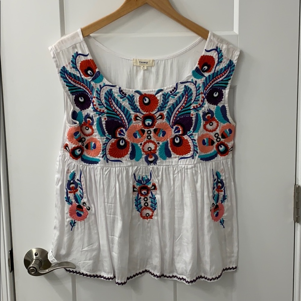 Freeway White Embroidered Top Size S